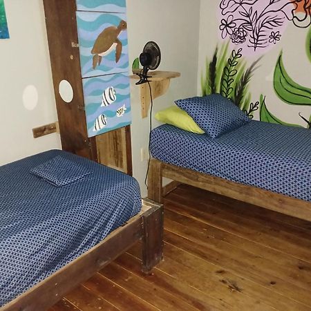 Roatan Backpackers' Hostel Sandy Bay Eksteriør bilde