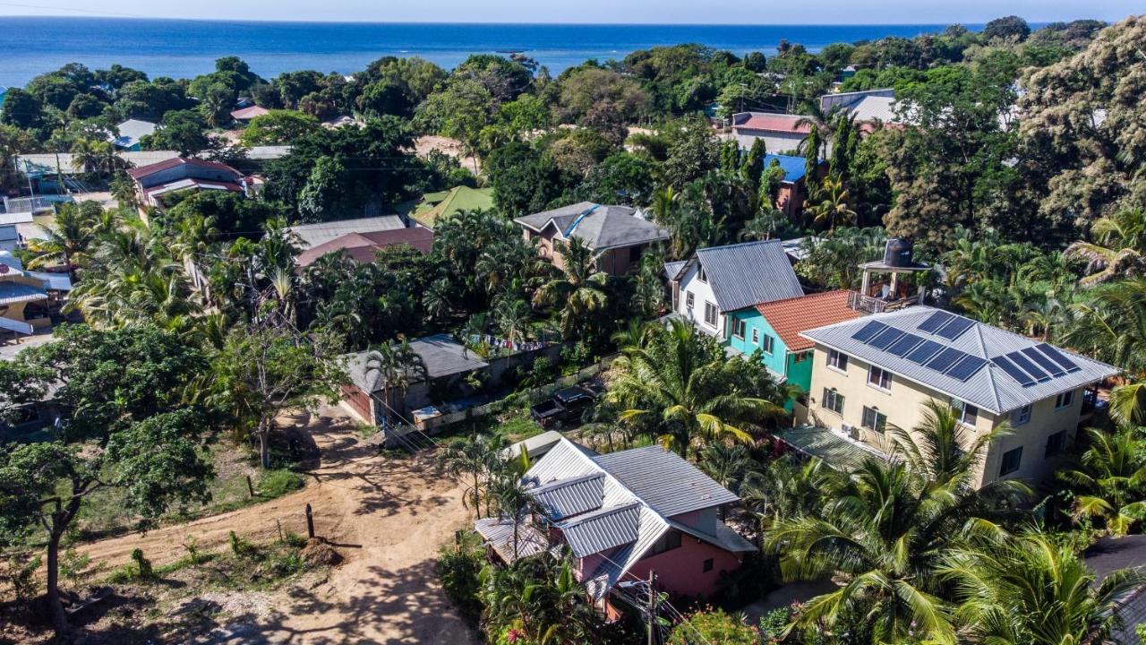 Roatan Backpackers' Hostel Sandy Bay Eksteriør bilde