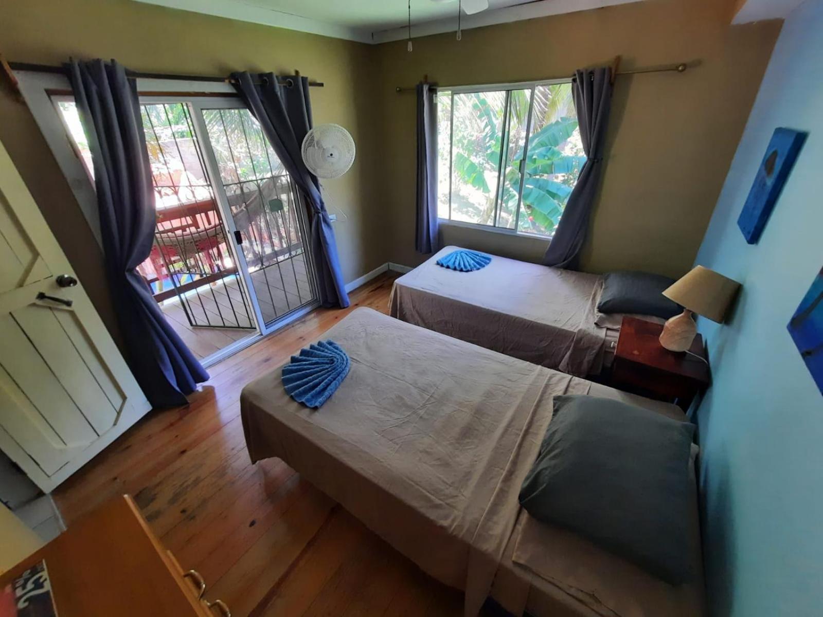 Roatan Backpackers' Hostel Sandy Bay Eksteriør bilde
